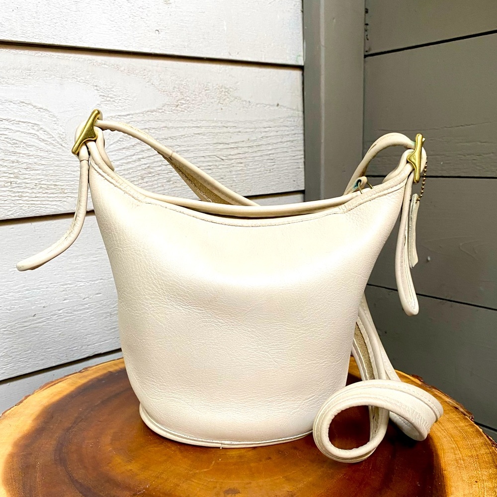 Coach Maggie Mini Bucket-in color sand